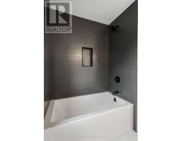 104 DARWIN CRESCENT - 28