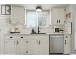 207 SIMCOE COURT - 12