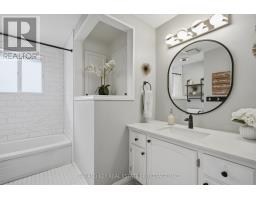 207 SIMCOE COURT - 18