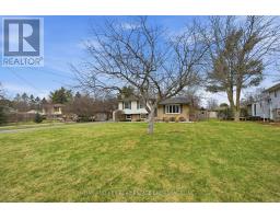 207 SIMCOE COURT - 2