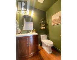 983 COUNTRY CLUB CRESCENT - 22