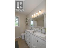 983 COUNTRY CLUB CRESCENT - 30