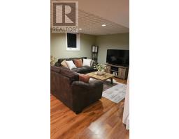 983 COUNTRY CLUB CRESCENT - 33