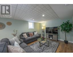 983 COUNTRY CLUB CRESCENT - 34