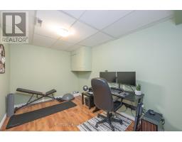 983 COUNTRY CLUB CRESCENT - 35