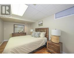 983 COUNTRY CLUB CRESCENT - 36