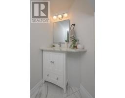 983 COUNTRY CLUB CRESCENT - 38