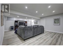 95 OPTIMIST DRIVE - 33