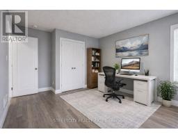 95 OPTIMIST DRIVE - 7