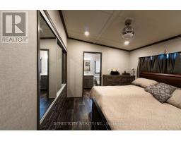 8 - 22790 AMIENS ROAD - 17