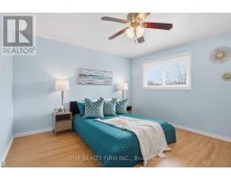 52 CLIFTON CRESCENT - 15