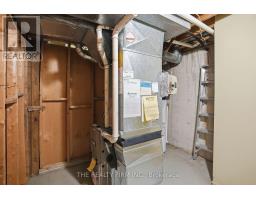 52 CLIFTON CRESCENT - 29