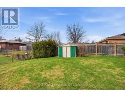 52 CLIFTON CRESCENT - 34