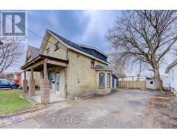 524 SIMCOE STREET - 3