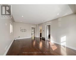 945 COLBORNE STREET - 4