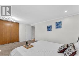 17 - 217 MARTINET AVENUE - 15