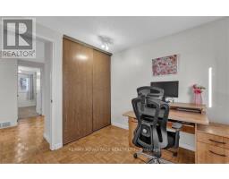 17 - 217 MARTINET AVENUE - 21