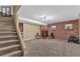 17 - 217 MARTINET AVENUE - 24