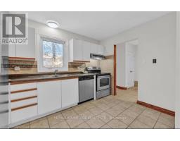 17 - 217 MARTINET AVENUE - 5