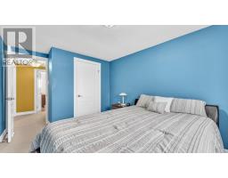 10 ALAYNE CRESCENT - 18