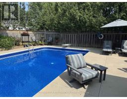 10 ALAYNE CRESCENT - 33