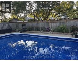 10 ALAYNE CRESCENT - 36