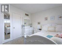 21 STRATHCONA DRIVE - 16