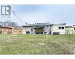 21 STRATHCONA DRIVE - 32