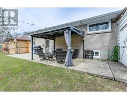 21 STRATHCONA DRIVE - 33