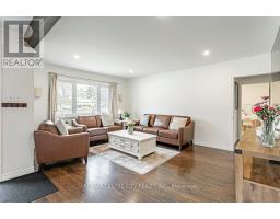 21 STRATHCONA DRIVE - 6