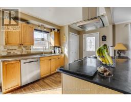 1042 JALNA BOULEVARD - 13