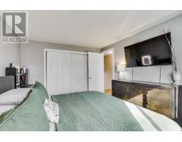 1042 JALNA BOULEVARD - 19