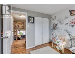 1042 JALNA BOULEVARD - 22