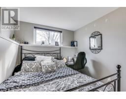 1042 JALNA BOULEVARD - 30
