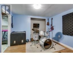 1042 JALNA BOULEVARD - 33