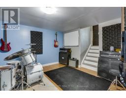 1042 JALNA BOULEVARD - 34