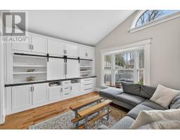 430 MCKENZIE AVENUE - 17