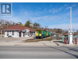 56 COMPRESS TRAIL - 44