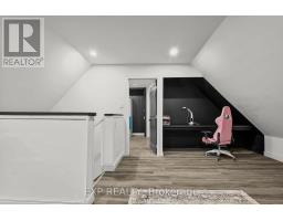 137 OAK STREET E - 17