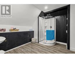 137 OAK STREET E - 20