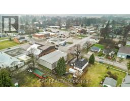 137 OAK STREET E - 28