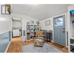 137 OAK STREET E - 3