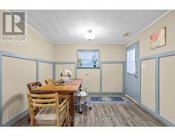 137 OAK STREET E - 6