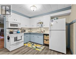 137 OAK STREET E - 7