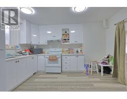 16 ONTARIO STREET N - 11