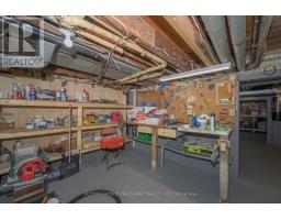 447 WOODMAN AVENUE - 31