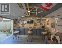 447 WOODMAN AVENUE - 40