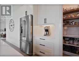 24 POSTMA CRESCENT - 15