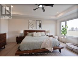 24 POSTMA CRESCENT - 17