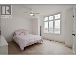 24 POSTMA CRESCENT - 24